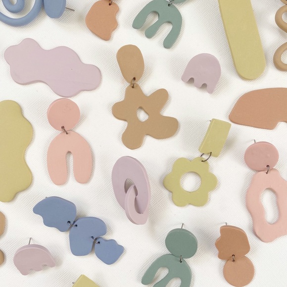 Handmade Clay Geometric Minimal Earrings - Picture 2 of 4